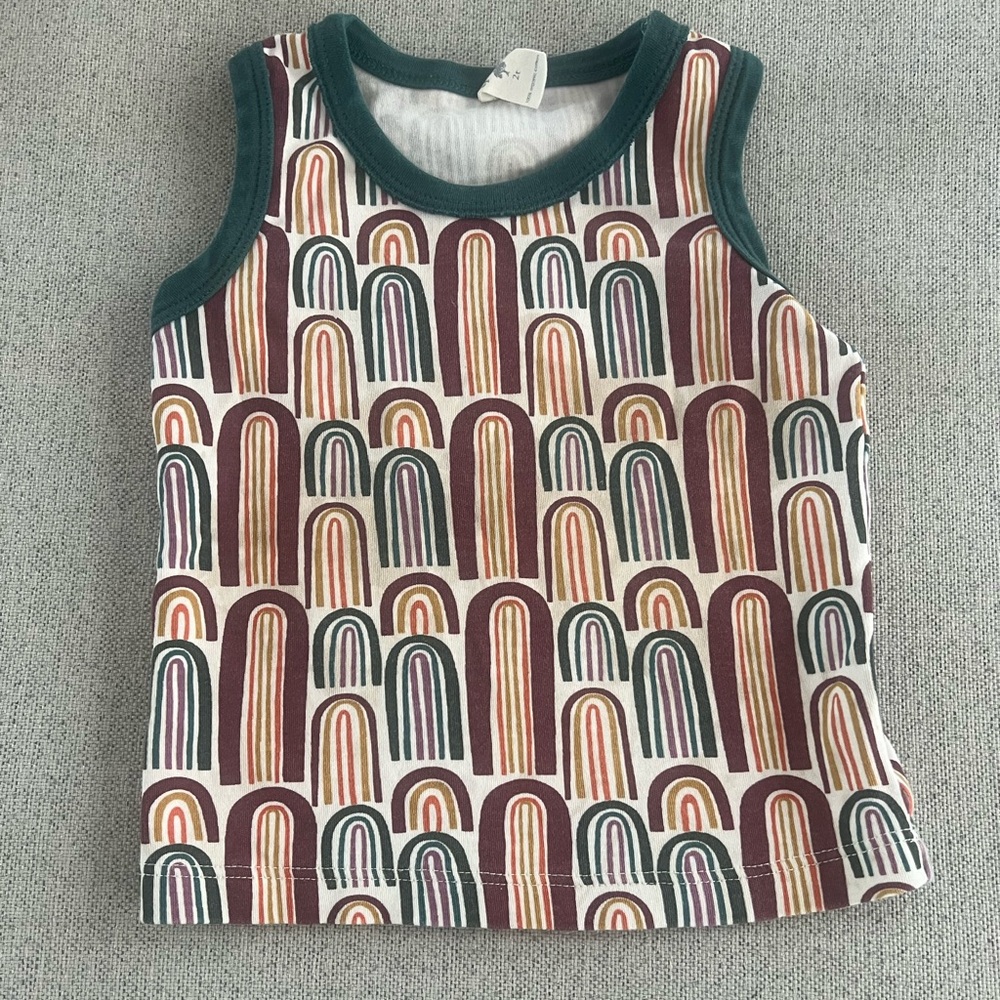 EUC Kate Quinn 2T rainbow top